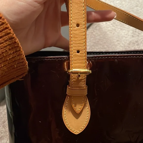 Authentic vintage Louis Vuitton Houston tote bag in dark red vernis - Picture 11 of 16